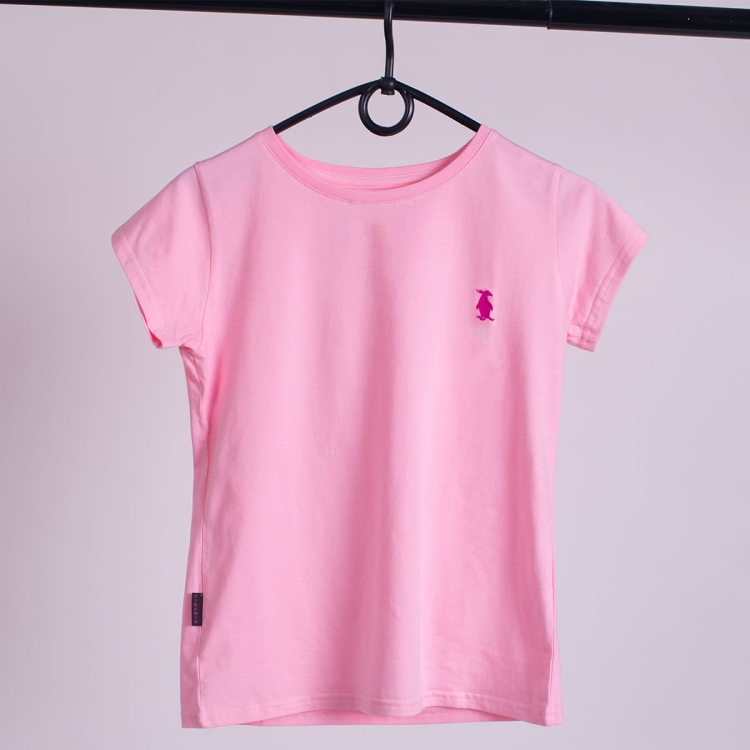 Bawelniana-damska-rozowa-koszulka-BASIC-PinkWin-Wear-z-rozowym-pingwinem.jpg