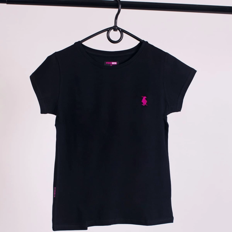 Koszulka-bawelniana-damska-czarna-BASIC-PinkWin-Wear-z-rozowym-pingwinem.jpg