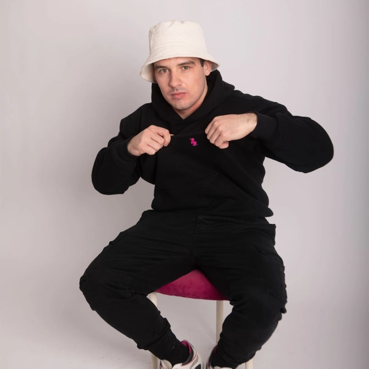 bluza-z-kapturem-z-rozowym-pingwinem-hoodie-oversize-unisex-pinkwin-wear.jpg